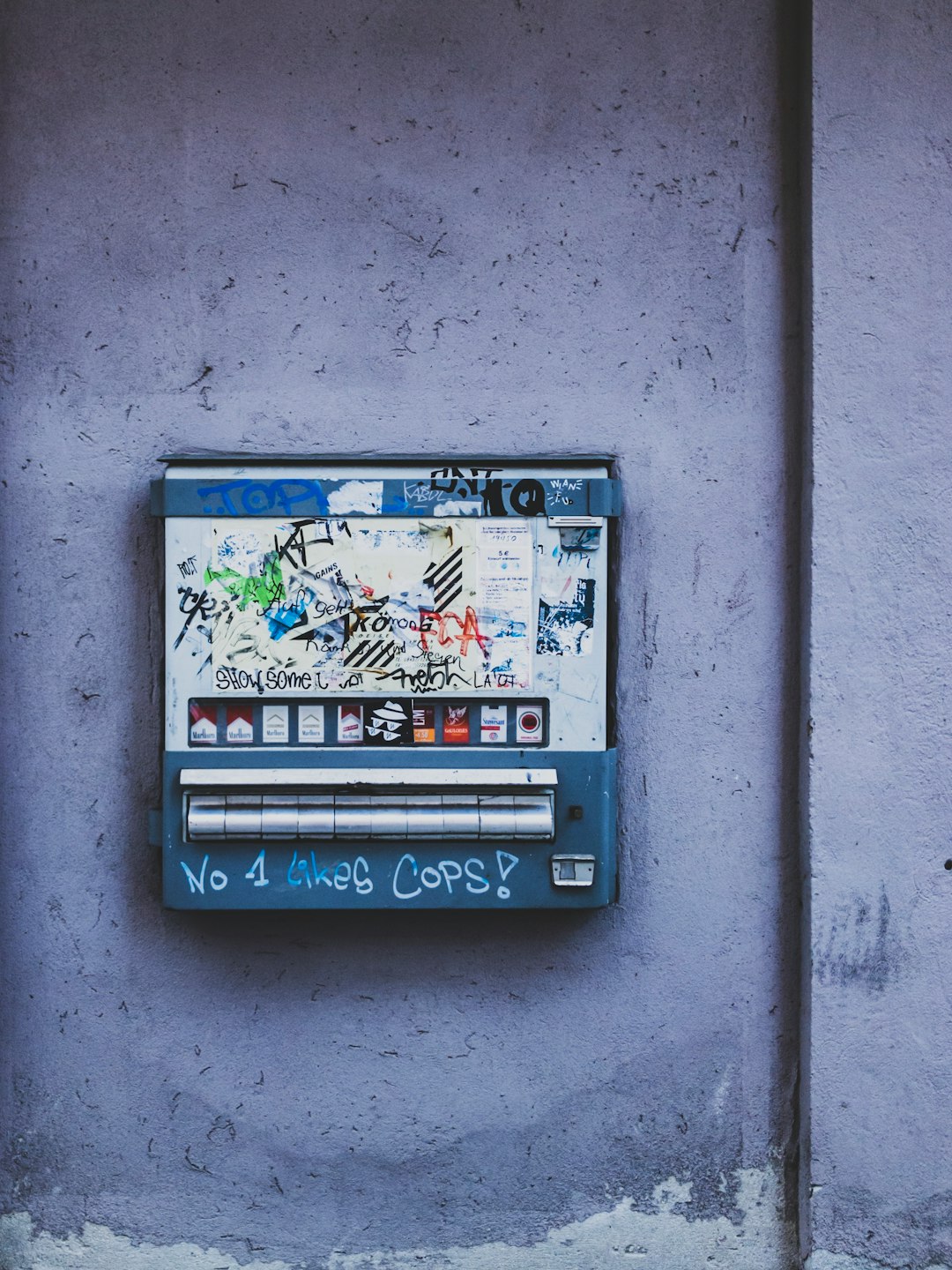 white and blue metal box chatbot interface user conversation flow chatbot design storyboard - AI Bud