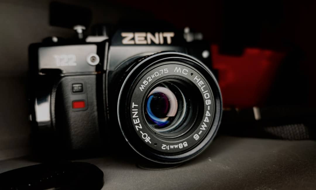a close up of a camera product photography ecommerce store zoom feature - AI Bud