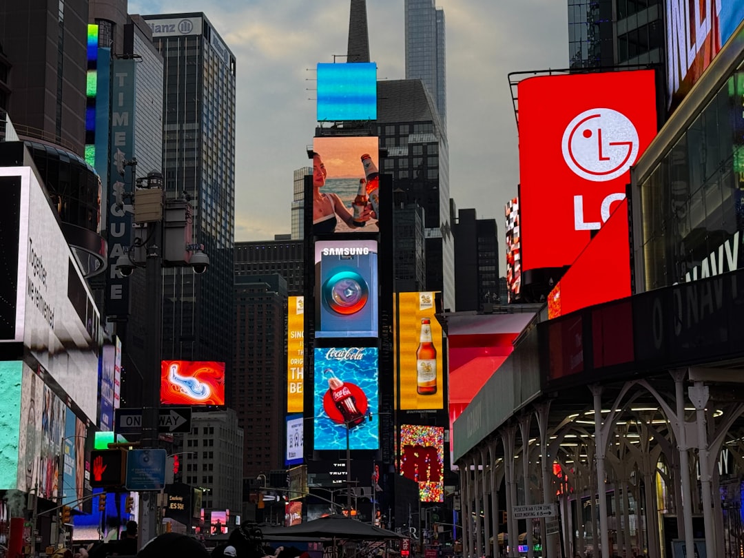 A busy city street filled with lots of tall buildings looplink marketing branding integration - AI Bud