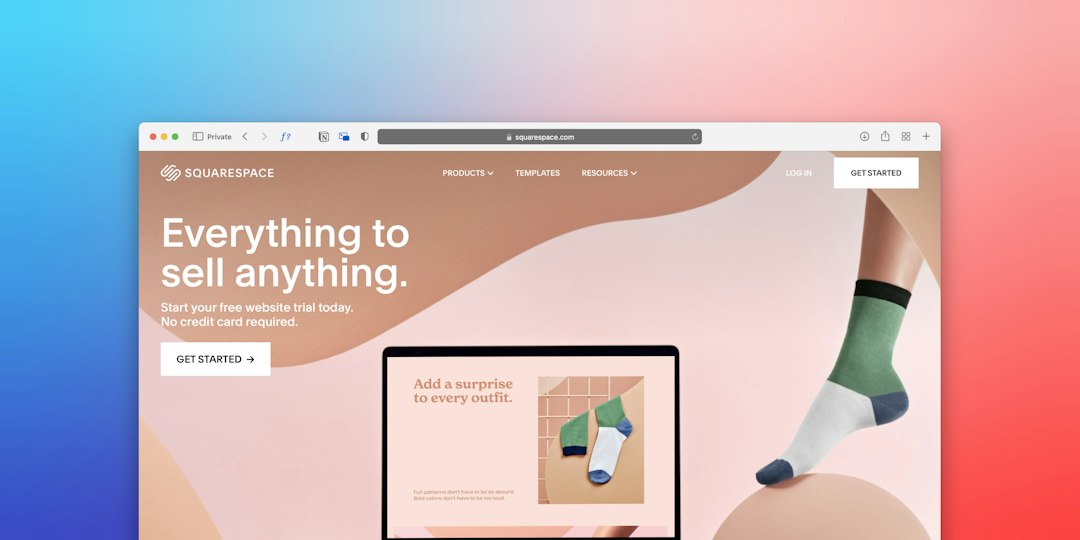 Squarespace homepage hero: peach-toned design on a laptop screen with the headline 'Everything to sell anything.' against a blue-pink gradient background.