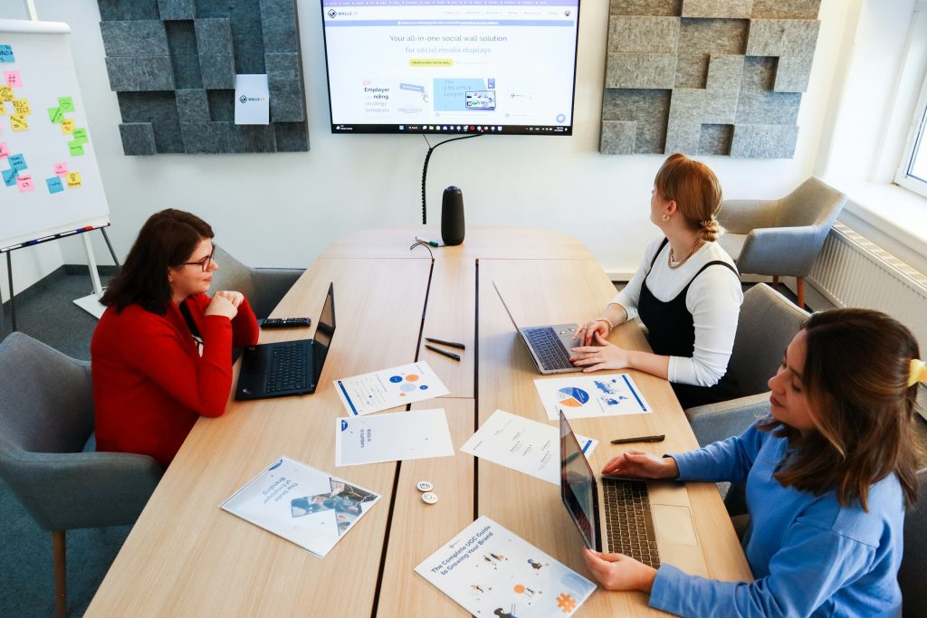 How an LMS for Finance Strengthens Compliance and Professional Development