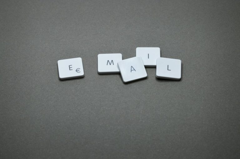 Define Siloed: Cambridge Dictionary vs Merriam-Webster for Understanding Workplace Terminology