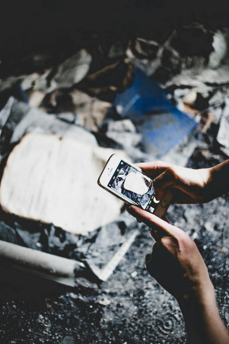 How to Erase Photos From an iPhone: Comparing Apple Photos, iCloud Photos, and Privacy-Friendly Photo Management Apps